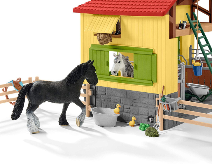 Schleich - Stáj pro koně s příslušenstvím 42485