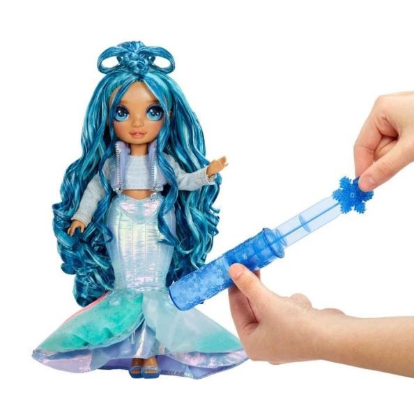 Rainbow High Winter Wonderland – Skyler