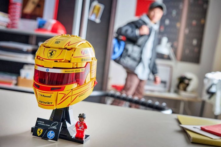 43022 Lego Editions – Helma Lewis Hamilton